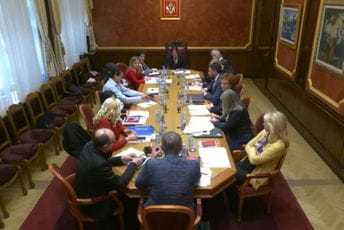 Popović: Prekinite ovoga kretena; Martinović: Niko me ne može uplašiti Popović: Prekinite ovoga kretena; Martinović: Niko me ne može uplašiti