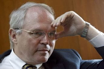 Kristofer Hil novi ambasador SAD u Srbiji Kristofer Hil novi ambasador SAD u Srbiji