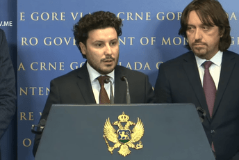 Abazović: Baković i(li) Lazović ukinuli zabranu ulaska u CG Belivukovoj grupi Abazović: Baković i(li) Lazović ukinuli zabranu ulaska u CG Belivukovoj grupi