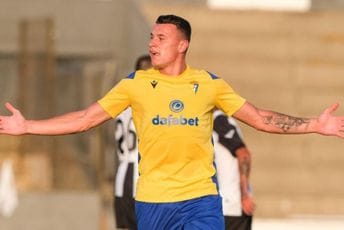 Osmajić udaljen iz prvog tima Kadiza zbog tuče u noćnom provodu Osmajić udaljen iz prvog tima Kadiza zbog tuče u noćnom provodu