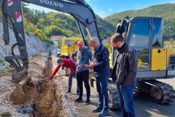 Cetinje: Za rasvjetu u Belvederskoj ulici 59,4 hiljade eura Cetinje: Za rasvjetu u Belvederskoj ulici 59,4 hiljade eura