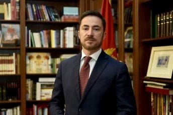Bogdanović: Nezakonito prepisivanje Cetinjskog manastira na SPC je opasna provokacija Vlade Bogdanović: Nezakonito prepisivanje Cetinjskog manastira na SPC je opasna provokacija Vlade