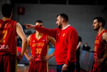 Radović odabrao 25 igrača za kvalifikacije za Mundobasket Radović odabrao 25 igrača za kvalifikacije za Mundobasket