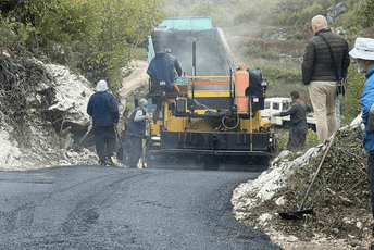 Za godinu sanirano 7,5 kilometara puteva u MZ Ljubotinjsko-građanskoj Za godinu sanirano 7,5 kilometara puteva u MZ Ljubotinjsko-građanskoj