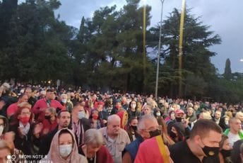 Jučerašnji protest neozbiljan, obilovao opasnim porukama, nije bilo nikakvih dokaza Jučerašnji protest neozbiljan, obilovao opasnim porukama, nije bilo nikakvih dokaza