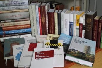 Matica crnogorska poklonila svoja izdanja Narodnoj biblioteci u Bijelom Polju Matica crnogorska poklonila svoja izdanja Narodnoj biblioteci u Bijelom Polju