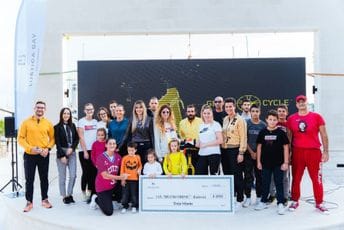 Skupljena sredstva donirali tivatskoj osnovnoj školi Skupljena sredstva donirali tivatskoj osnovnoj školi