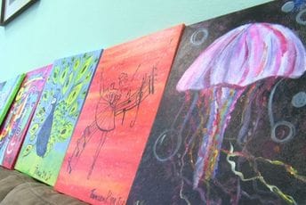 Cetinjski gimnazijalci poklonili radove pedijatriji OB "Danilo prvi" Cetinjski gimnazijalci poklonili radove pedijatriji OB "Danilo prvi"