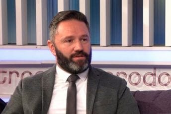 Podnio ostavku na sve funkcije u Demokratama: "Ja sam prije svega slobodan čovjek" Podnio ostavku na sve funkcije u Demokratama: "Ja sam prije svega slobodan čovjek"