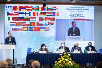 Bečić predsjednicima parlamenata: Sunce Crne Gore sija i za vas Bečić predsjednicima parlamenata: Sunce Crne Gore sija i za vas