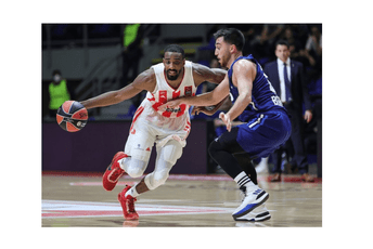 Zvezda nemoćna protiv Albe Zvezda nemoćna protiv Albe