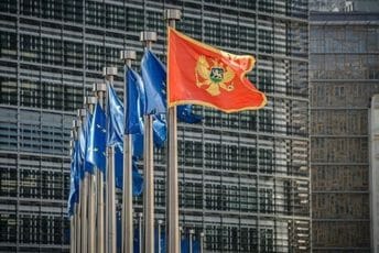 Crna Gora i Albanija potpuno usklađene sa spoljnom politikom EU Crna Gora i Albanija potpuno usklađene sa spoljnom politikom EU