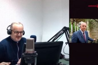 Rastoder: URA podržava premijera koji ne zna da hoda, a ne da vodi državu Rastoder: URA podržava premijera koji ne zna da hoda, a ne da vodi državu