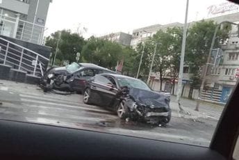 I Šarcu i pokojnoj Gazdić na semaforima istovremeno bilo zeleno svjetlo I Šarcu i pokojnoj Gazdić na semaforima istovremeno bilo zeleno svjetlo