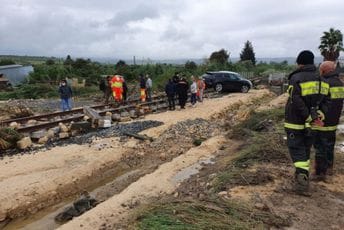 Jug Italije na udaru snažne oluje Jug Italije na udaru snažne oluje
