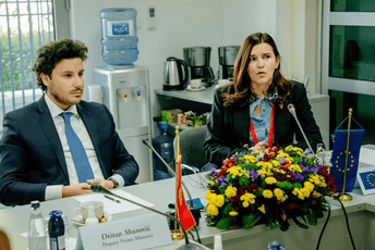 Popa: Svi akteri da postignu konsenzus i rade zajedno na ključnim reformama Popa: Svi akteri da postignu konsenzus i rade zajedno na ključnim reformama