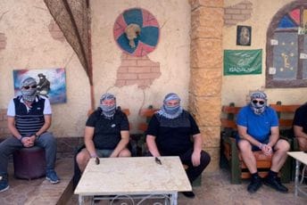 Palma sa beduinima: Kod njih je vrijeme stalo, a svi se vakcinisali Palma sa beduinima: Kod njih je vrijeme stalo, a svi se vakcinisali