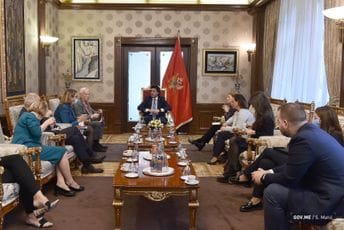 Abazović: Borba protiv korupcije će smanjiti i nacionalne tenzije u društvu Abazović: Borba protiv korupcije će smanjiti i nacionalne tenzije u društvu