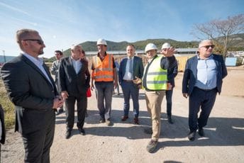 Mitrović: Ugroženi ekosistem i biodiverzitet podmorja u Bijeloj biće sačuvani Mitrović: Ugroženi ekosistem i biodiverzitet podmorja u Bijeloj biće sačuvani