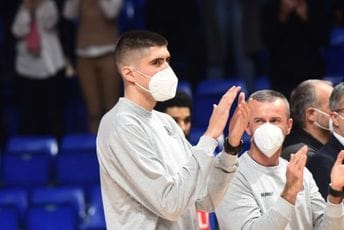 Danilo Nikolić dobio ovacije u "Morači" Danilo Nikolić dobio ovacije u "Morači"