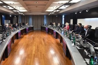 Za komercijalne štampane i onlajn medije više od 340.000 eura Za komercijalne štampane i onlajn medije više od 340.000 eura