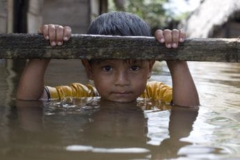 Dok klimatske promjene utiču na svako dijete, trećina građana Crne Gore vjeruje da je globalno zagrijavanje izmišljotina Dok klimatske promjene utiču na svako dijete, trećina građana Crne Gore vjeruje da je globalno zagrijavanje izmišljotina