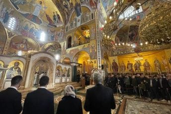 Na liturgiji povodom godišnjice Amfilohijeve smrti Krivokapić, Bečić, Bratić...