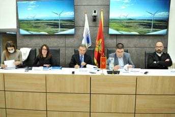 EPCG potpisala akcionarski ugovor sa kompanijom iz Austrije EPCG potpisala akcionarski ugovor sa kompanijom iz Austrije