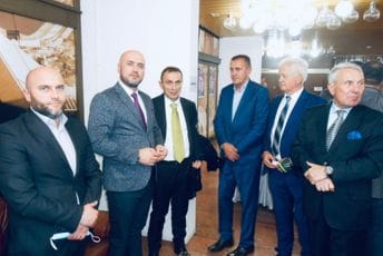 Hadžić: Država želi bolju saradnju sa crnogorskom dijasporom u Srbiji Hadžić: Država želi bolju saradnju sa crnogorskom dijasporom u Srbiji