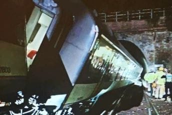 Sudar vozova u Britaniji, povrijeđeno više putnika Sudar vozova u Britaniji, povrijeđeno više putnika