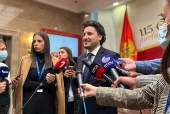 Abazović: Da bi birali novu Vladu mora se oboriti postojeća Abazović: Da bi birali novu Vladu mora se oboriti postojeća