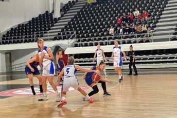 Cinkarna srušila 'plave': Podgoričanke pretrpjele prvi ovosezonski poraz Cinkarna srušila 'plave': Podgoričanke pretrpjele prvi ovosezonski poraz