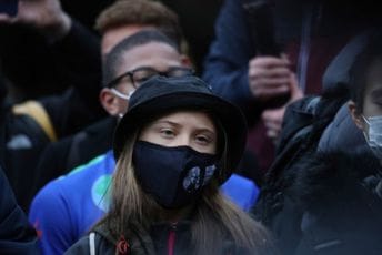 Greta: Političari se pretvaraju da našu budućnost shvataju ozbiljno Greta: Političari se pretvaraju da našu budućnost shvataju ozbiljno