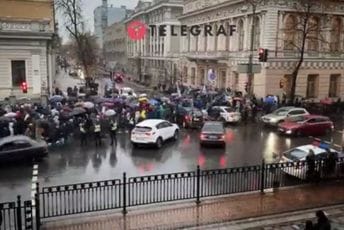 Antivakseri blokirali centar Kijeva Antivakseri blokirali centar Kijeva