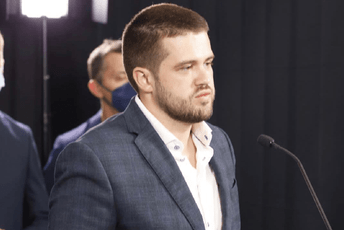 Nikolić poručio URI: Okanite se jeftinih trikova uzrokovanih očiglednim padom rejtinga