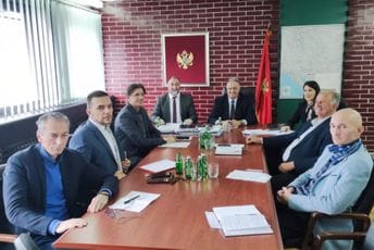 Stijović: Unapređenje ruralne infrastrukture uslov za dalji razvoj poljoprivrede i ruralnog turizma Stijović: Unapređenje ruralne infrastrukture uslov za dalji razvoj poljoprivrede i ruralnog turizma