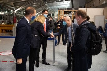 Delegacija Skupštine dočekala poslanike Evropskog parlamenta Delegacija Skupštine dočekala poslanike Evropskog parlamenta