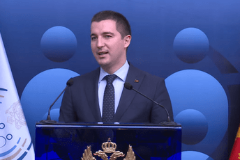 Bečić: Izbori u jednom danu smanjiće polarizaciju Bečić: Izbori u jednom danu smanjiće polarizaciju