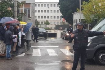 Bilčika usmjerili na sporedni izlaz; Zeković: Kompromitovana i posjeta i visoki gost (VIDEO) Bilčika usmjerili na sporedni izlaz; Zeković: Kompromitovana i posjeta i visoki gost (VIDEO)