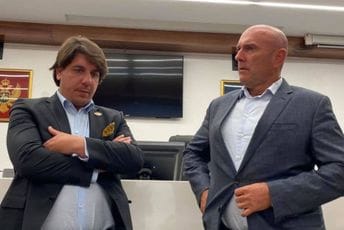 Demokrate, SNP, Prava i Ura prave savez za smjenu Carevića, ali i Radovića Demokrate, SNP, Prava i Ura prave savez za smjenu Carevića, ali i Radovića