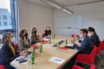 Dogovorena buduća saradnja na polju digitalne trasnformacije i sajber sigurnosti Crne Gore i Slovenije Dogovorena buduća saradnja na polju digitalne trasnformacije i sajber sigurnosti Crne Gore i Slovenije