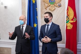 Bečić i Bilčik pustili u rad portal E-peticije: Građanima omogućena kvalitetnija komunikacija sa Skupštinom, radnim tijelima i službama Bečić i Bilčik pustili u rad portal E-peticije: Građanima omogućena kvalitetnija komunikacija sa Skupštinom, radnim tijelima i službama