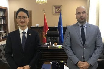 Radulović i Čoe Hjong-čan: Ekonomsko i kulturno povezivanje put do približavanja geografski udaljenih zemalja Radulović i Čoe Hjong-čan: Ekonomsko i kulturno povezivanje put do približavanja geografski udaljenih zemalja