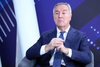 Đukanović: Velikosrpski nacionalisti mislili da je Crna Gora na koljenima, slomili su zube i opet će Đukanović: Velikosrpski nacionalisti mislili da je Crna Gora na koljenima, slomili su zube i opet će