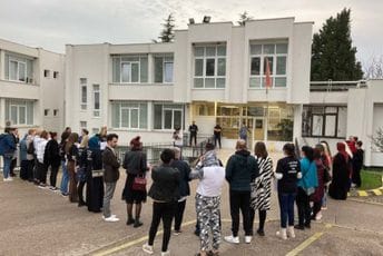 Poručili da je sramno što uprava nije izašla pred građane Poručili da je sramno što uprava nije izašla pred građane