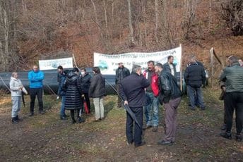 Bare Kraljske: Čeka li Vlada da mi odustanemo? Bare Kraljske: Čeka li Vlada da mi odustanemo?