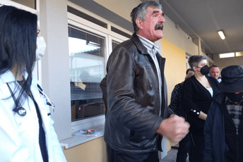 Zindović: Prijete li medicinskim sestrama koje me poštuju Zindović: Prijete li medicinskim sestrama koje me poštuju