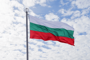 Istraživanje pokazalo da  30 odsto Bugara želi da njihova zemlja izađe iz NATO-a