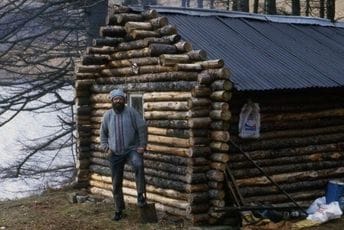 Britanac 40 godina živi sam u divljini: Više puta je bio na korak do smrti Britanac 40 godina živi sam u divljini: Više puta je bio na korak do smrti