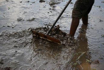 U poplavama i klizištima na Šri Lanki poginulo 16 ljudi U poplavama i klizištima na Šri Lanki poginulo 16 ljudi